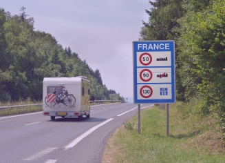 motorhome-at-French-border